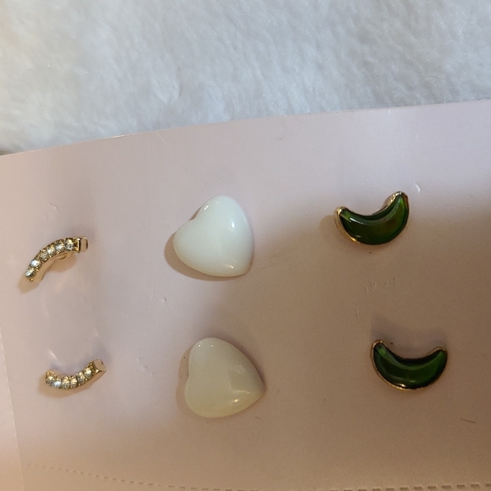 More than magic earrings - Picture 4 of 13